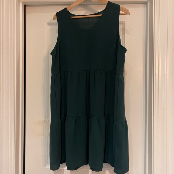 ⭐️SHEIN Emerald Sleeveless tiered Dress - Picture 1 of 5